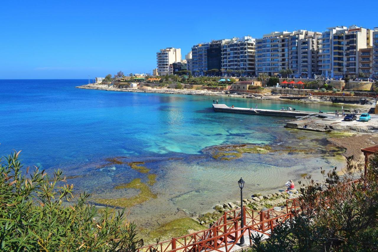 Picturesque Sliema Pad Steps From The Seafront Apartment Bagian luar foto
