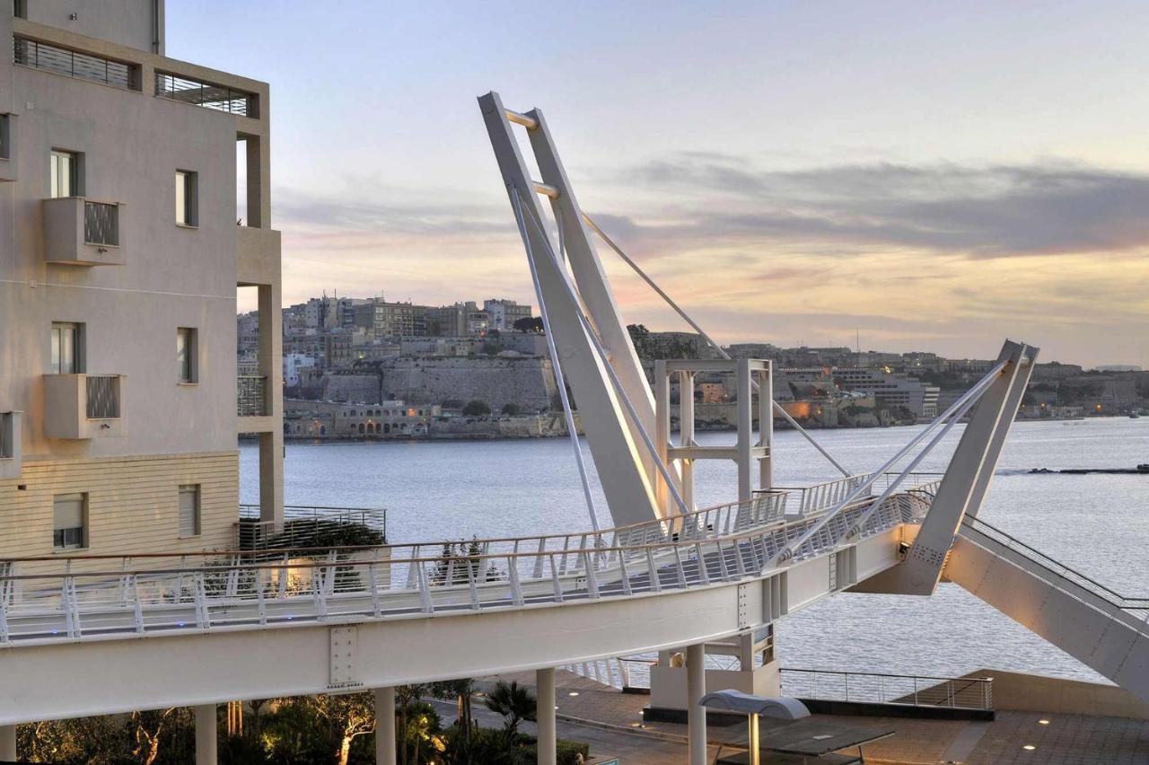 Picturesque Sliema Pad Steps From The Seafront Apartment Bagian luar foto