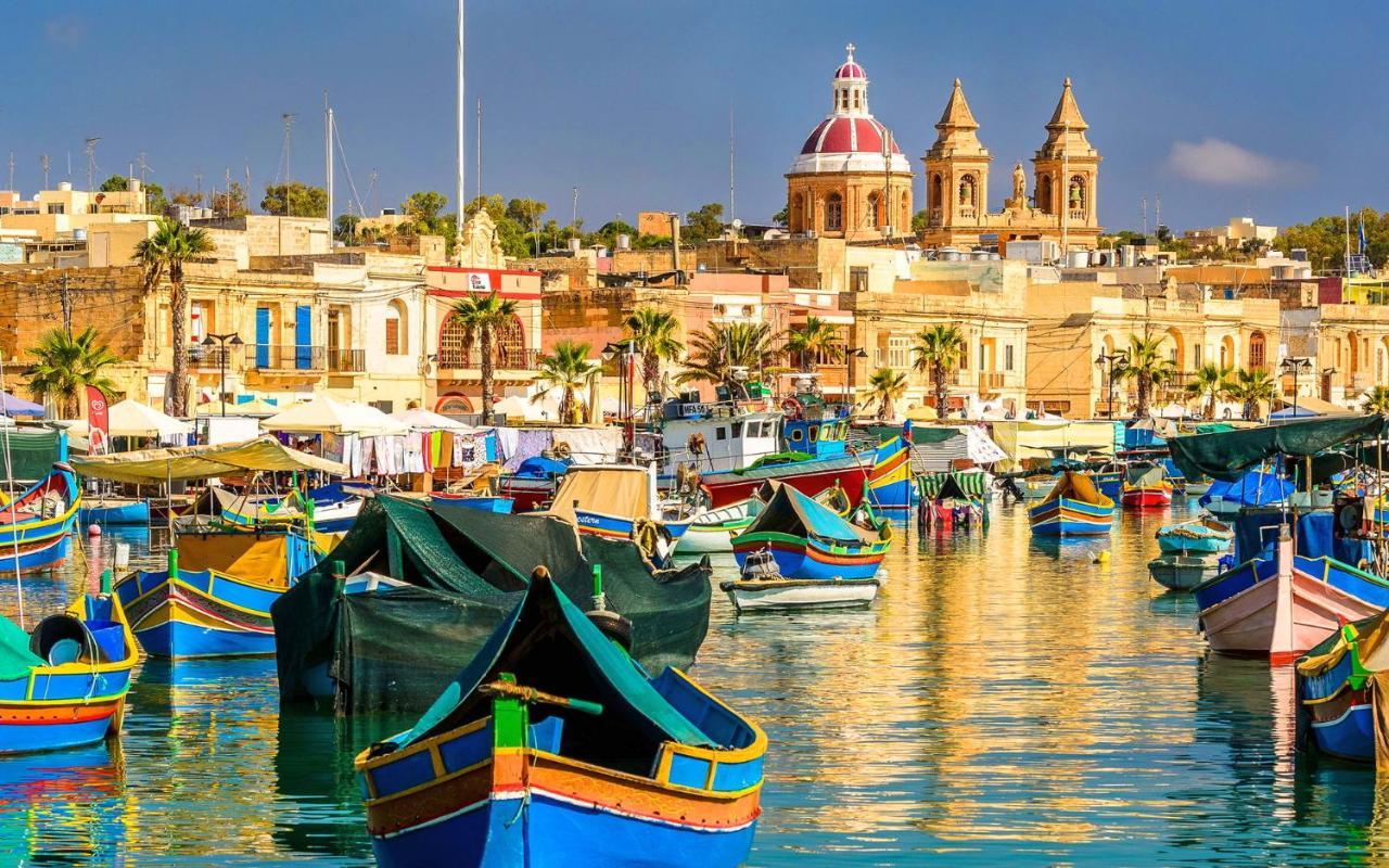 Picturesque Sliema Pad Steps From The Seafront Apartment Bagian luar foto